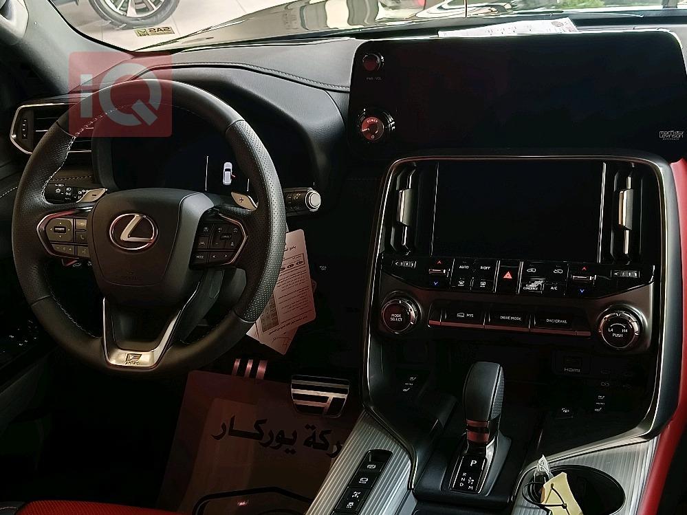 Lexus LX